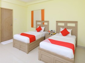 Hotel Cinemascope by OYO Rooms