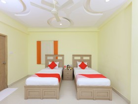 Hotel Cinemascope by OYO Rooms