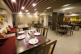 Hotel Dhans