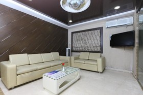 Hotel Emerald Manor by OYO Rooms