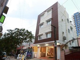Hotel Karuna Regent