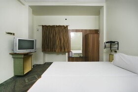 Hotel Le Palace by OYO Rooms
