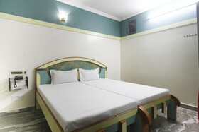 Hotel Le Palace by OYO Rooms