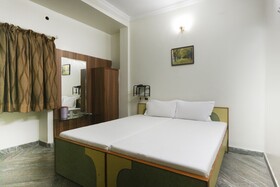 Hotel Le Palace by OYO Rooms