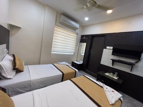 Hotel Rathnavel Towers Annex