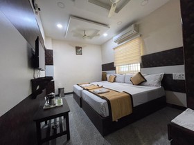 Hotel Rathnavel Towers Annex