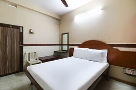 Jayanthi Mansion by OYO Rooms
