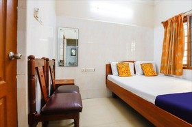 Jk Guest House by OYO Rooms