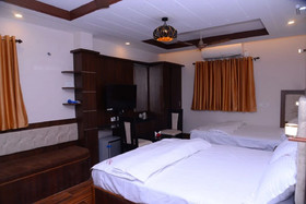 Le Emmaus Residency