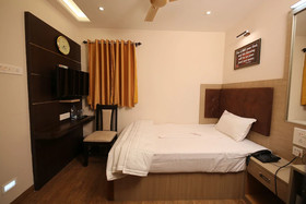 Le Emmaus Residency