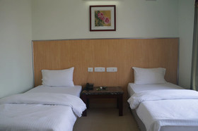 Lotels Hotel