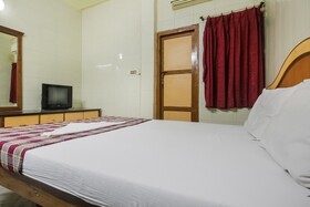 Mahalakshmi Inn by OYO Rooms