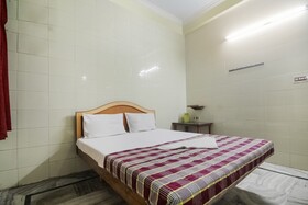 Mahalakshmi Inn by OYO Rooms