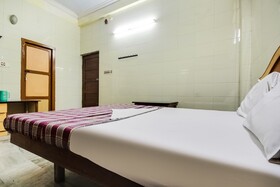 Mahalakshmi Inn by OYO Rooms