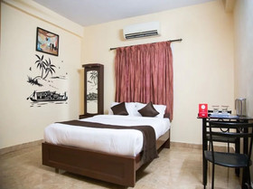 Maxiprime Hotel Manapakkam
