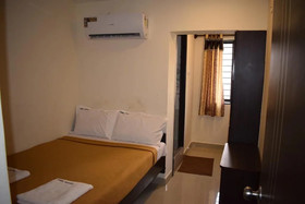 Maxistay Airport Hotel