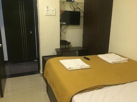 Maxistay Airport Hotel
