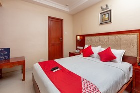 Metro Grand Hotel