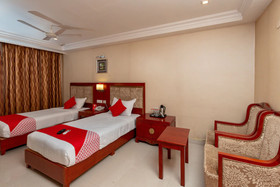 Metro Grand Hotel