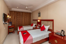 Metro Grand Hotel