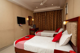 Metro Grand Hotel