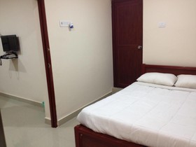 M J Guest House
