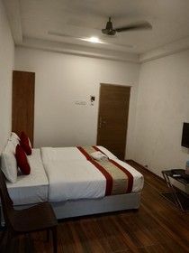 Nestlay Rooms Vanagaram