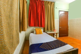 New Adyar Guest House by OYO