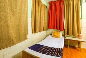 New Adyar Guest House by OYO