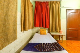 New Adyar Guest House by OYO