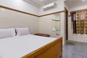 New Victory Mansion & Lodging by OYO Rooms