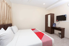 OYO 17356 Cute Orange Service Apartments