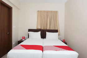 OYO 17356 Cute Orange Service Apartments