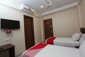 OYO 17356 Cute Orange Service Apartments