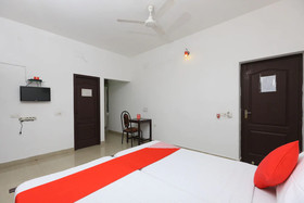 OYO 20004 SilverKey Kodambakkam