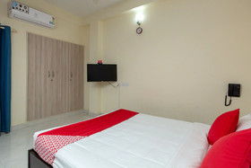 OYO 23081 Little Stay Service Apartments