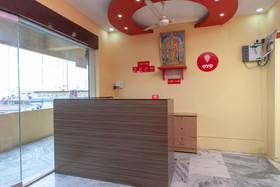 OYO 24898 Senthur Murugan Residency