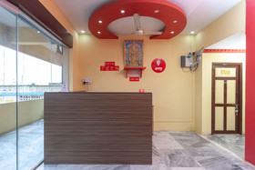 OYO 24898 Senthur Murugan Residency