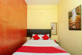 OYO 24898 Senthur Murugan Residency