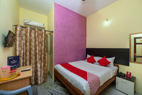 OYO 24898 Senthur Murugan Residency