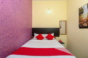 OYO 24898 Senthur Murugan Residency