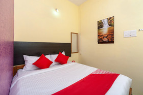 OYO 24898 Senthur Murugan Residency