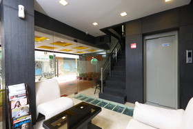 OYO Flagship 486 Nungambakkam-Greams road-Apollo Hospital