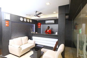 OYO Flagship 486 Nungambakkam-Greams road-Apollo Hospital