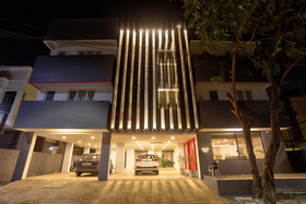 OYO Townhouse 87 Spartan Nagar