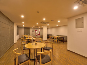 OYO Townhouse 87 Spartan Nagar