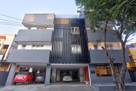 OYO Townhouse 87 Spartan Nagar