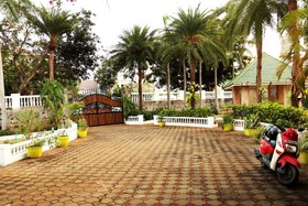 Peakland Hotels and Resorts