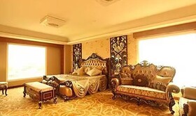 Prime Le Palace by Fabhotel