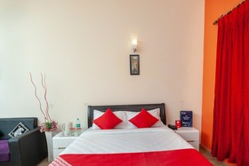 Purple Lake View by OYO Rooms